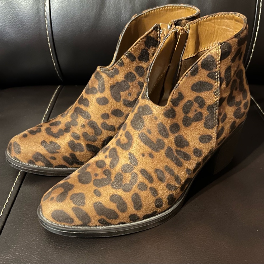 Pierre Dumas Brown Leopard Ankle Booties
